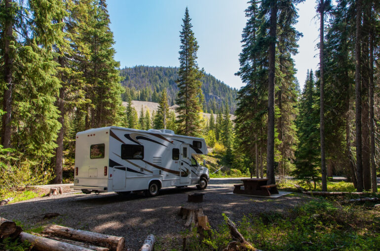 Exploring Australia’s Wilderness by Caravan: A Journey Through Heat, Hills & Highways